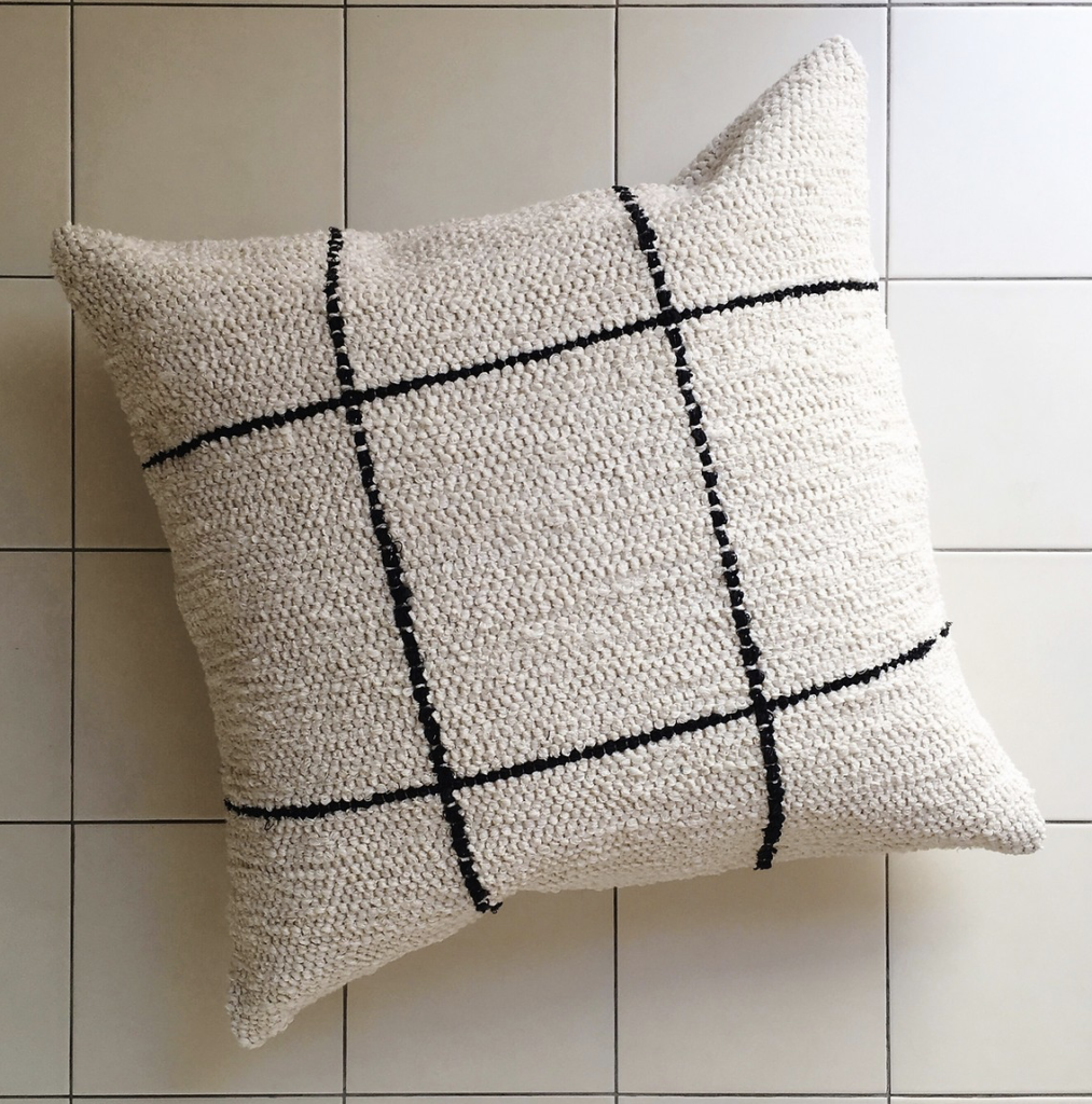 Housse de coussin crème quadrillée