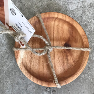 petite assiette en bois d'acacia