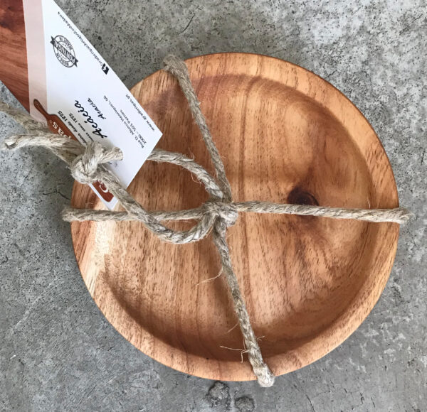 petite assiette en bois d'acacia