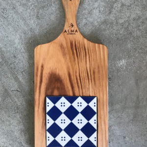 planche en bois avec azulejos traditionnel portugais