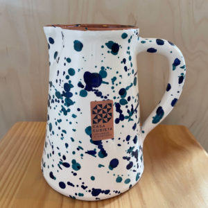 pichet blanc taches bleues Casa Cubista