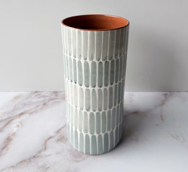 vase en céramique de couleur vert sauge