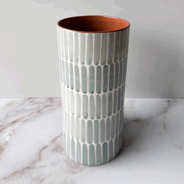 vase en céramique de couleur vert sauge