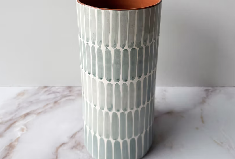 vase en céramique de couleur vert sauge